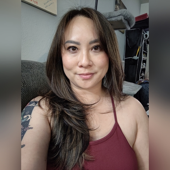 Meet your Posher, Jennifer - Picture 2 of 2